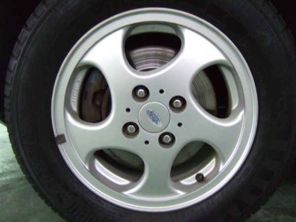 Ford Tierra 1.6 照片8