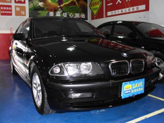 2002 BMW 318i 1.9 黑 照片1