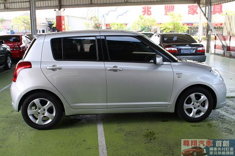 Suzuki 鈴木 Swift 照片9