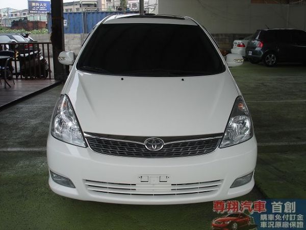 Toyota豐田 Wish  照片3