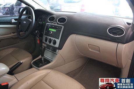 Ford 福特 Focus 1.8 照片3