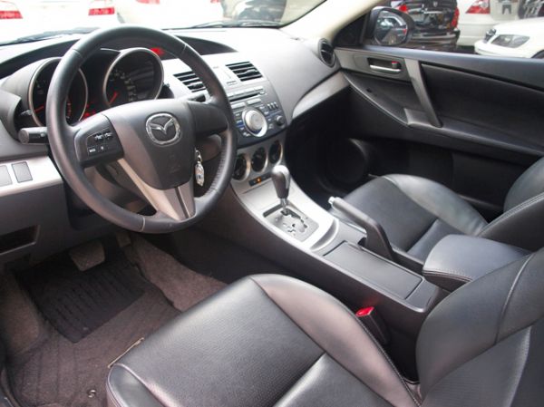 《年代》2011 馬自達 MAZDA3  照片3