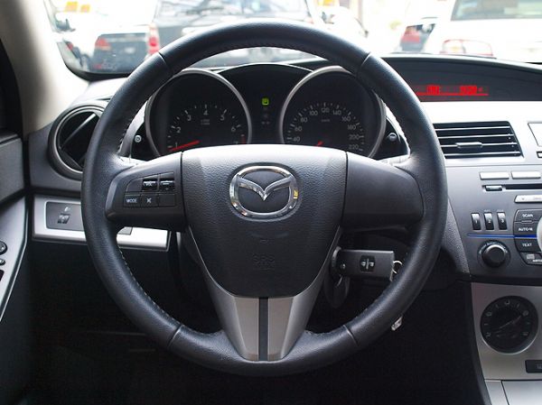 《年代》2011 馬自達 MAZDA3  照片5