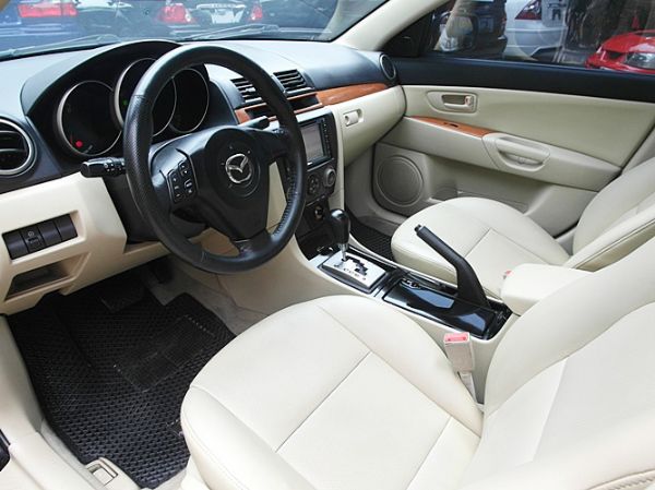 《年代》2006 MAZDA3 2.0  照片4