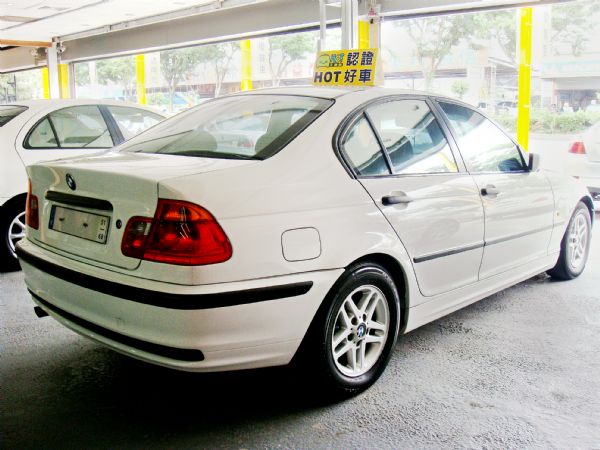 BMW 318i 03年 白色 1.9 照片7