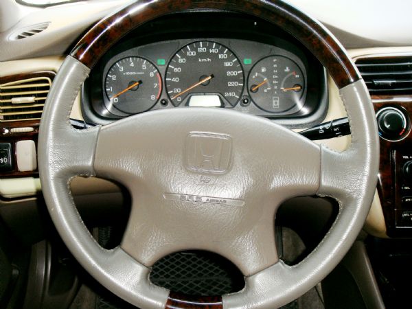 HONDA K9 雅歌 01年 2.0 照片2