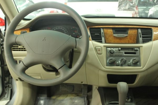 2003三菱  Lancer 1.6 銀 照片6