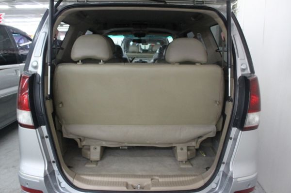 Nissan 日產 Serena QRV 照片6