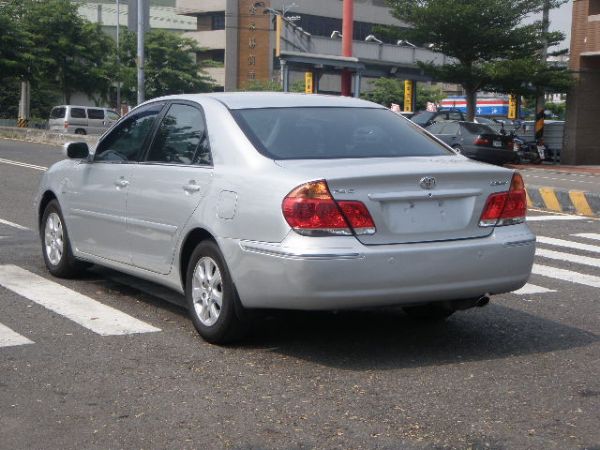 05年豐田Camry 2.0銀 照片2