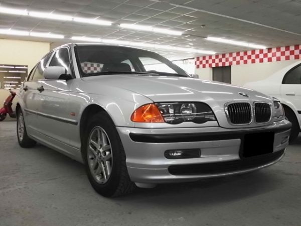 2001 BMW 318 1.9 銀 照片2