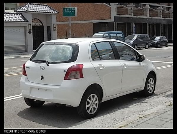 遠見~09 YARIS 免頭款 全額貸 照片4