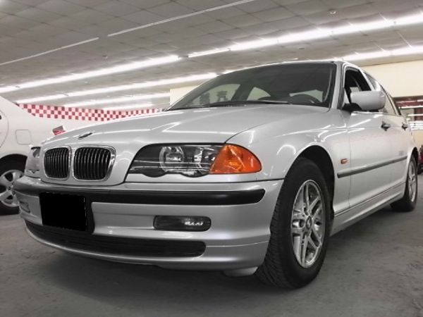 2001 BMW 318 1.9 銀 照片1