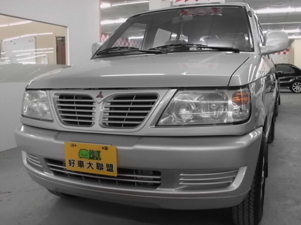 2003 三菱 Freeca 2.0 銀 照片1