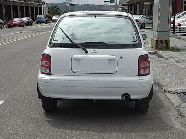 2001 Nissan March 照片8