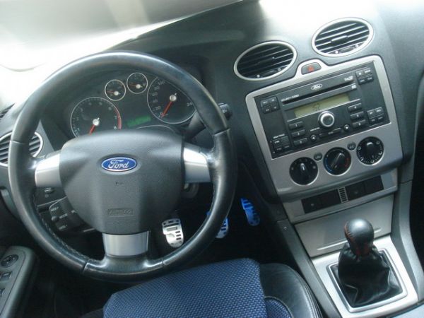 07 FORD FOCUS 2.0S 照片4