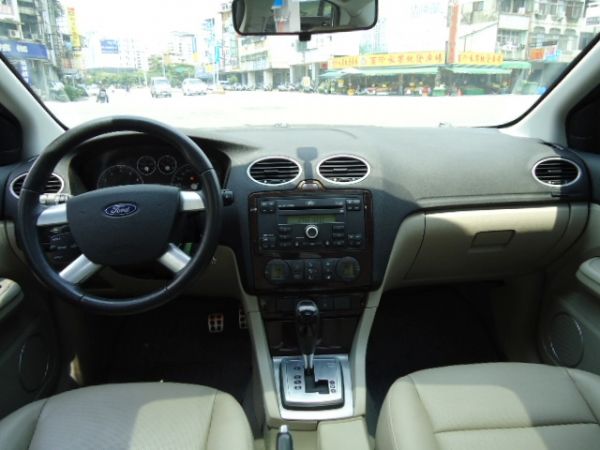 2006年 Ford Focus 照片7