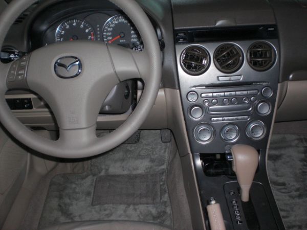 2004 MAZDA 馬6 2.0 白 照片5