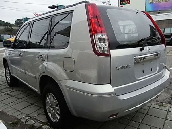 05 Nissan X-Trail2.0 照片10