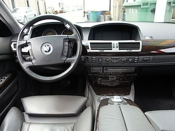 03 BMW 7系列 735Li 3.5 照片4