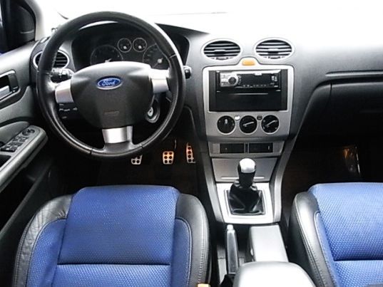 06 Ford Focus 2.0 手排 照片5