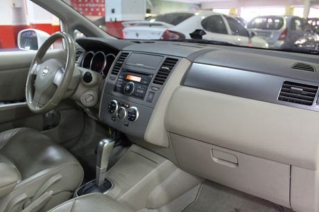 2008年Nissan 日產 Tiida 照片7