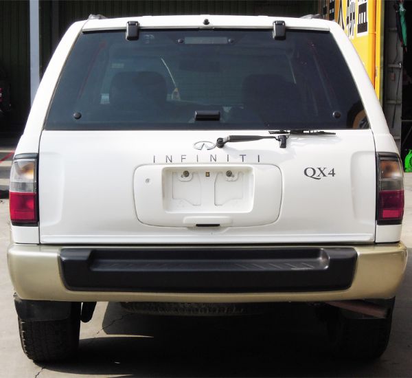 1999 QX4 高鐵汽車 照片9