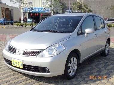 《永立汽車》10" TIIDA 1.8  照片4