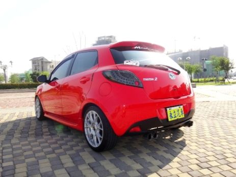 09 馬自達 MAZDA 2 馬2 照片4