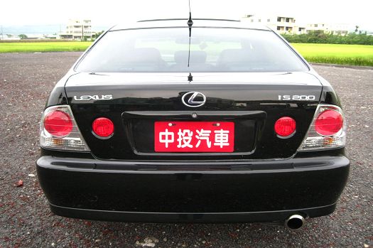 {翔芳汽車}Lexus凌志  IS200 照片4