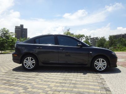 10 MAZDA 3 馬3 2.0S  照片3