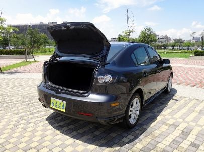 10 MAZDA 3 馬3 2.0S  照片5