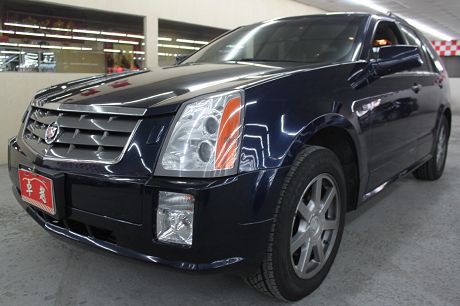 2005年 凱迪拉克 SRX 照片1