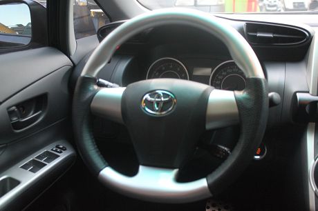 2011 Toyota豐田 Wis  照片3