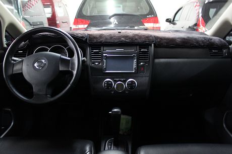 2010Nissan 日產 Tiida  照片2