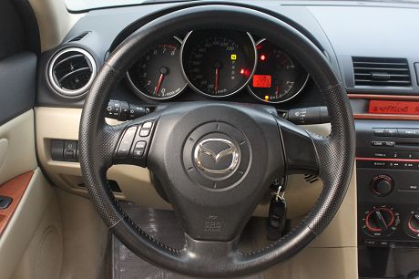 2005Mazda 馬自達 3 照片3