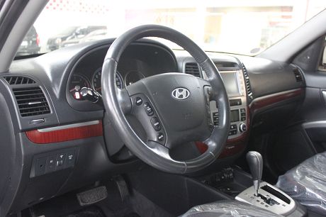 Hyundai 現代 Santa FE 照片4