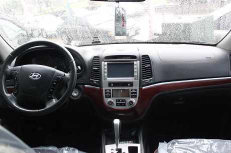 Hyundai 現代 Santa FE 照片2