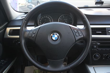 BMW 寶馬 3系列 320  照片6