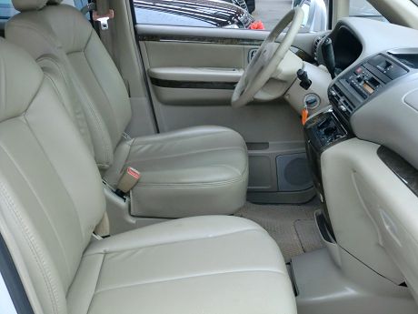 Nissan 日產 Serena QRV 照片3