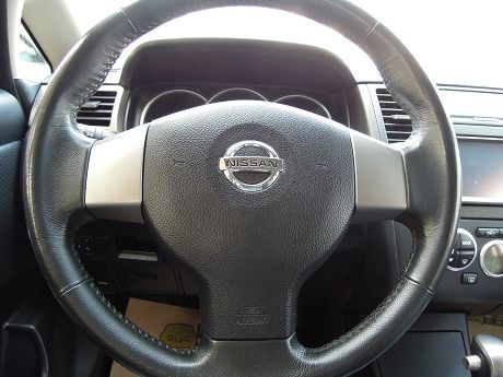 2008年Nissan 日產 Tiida 照片5