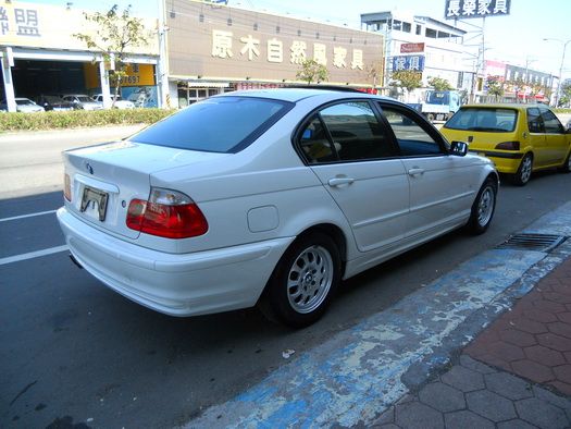 BMW/寶馬 318i 照片2