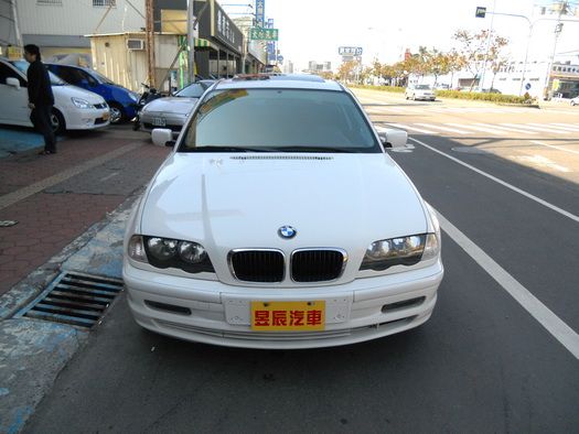 BMW/寶馬 318i 照片3