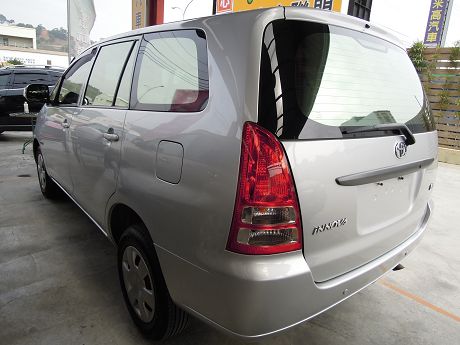 Toyota豐田 Innova 照片10