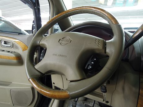 Nissan 日產 Serena QRV 照片3