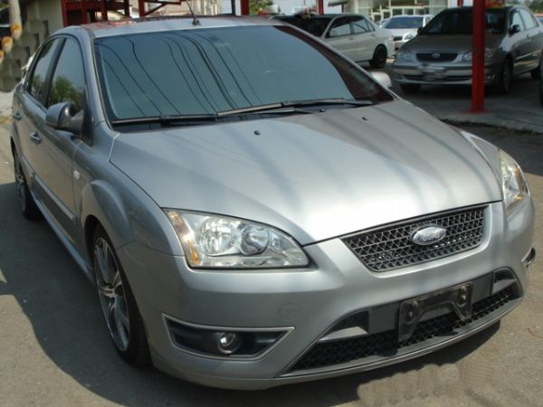 FORD  FOCUS 照片2