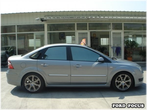 FORD  FOCUS 照片7