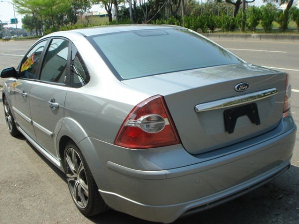 FORD  FOCUS 照片9