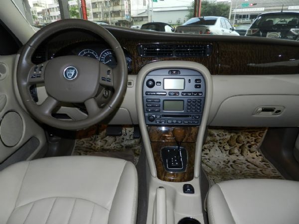 Jaguar 積架 X-TYPE 2.1 照片7