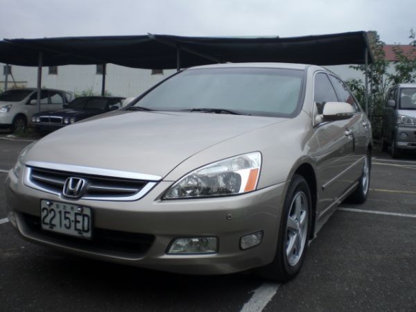  自售05款Honda雅哥Accord頂 照片1