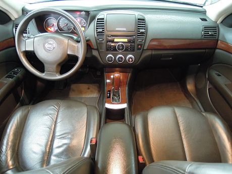 2010年Nissan BlueBird 照片2